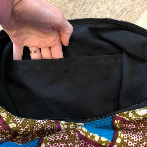 Rwanda Partners Hobo Sling Bag - Picture 3 of 3